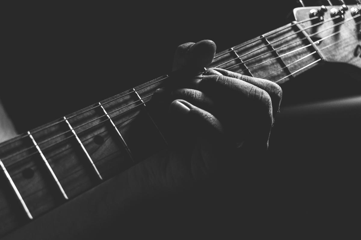Guitare acoustique vs guitare électrique